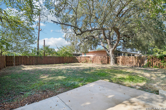 306 E Bowie St Property Photo 33