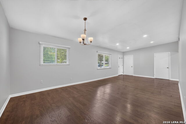 515 Cave Ln Property Photo 3