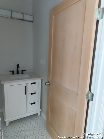 110 Alexander Rd Property Photo 14