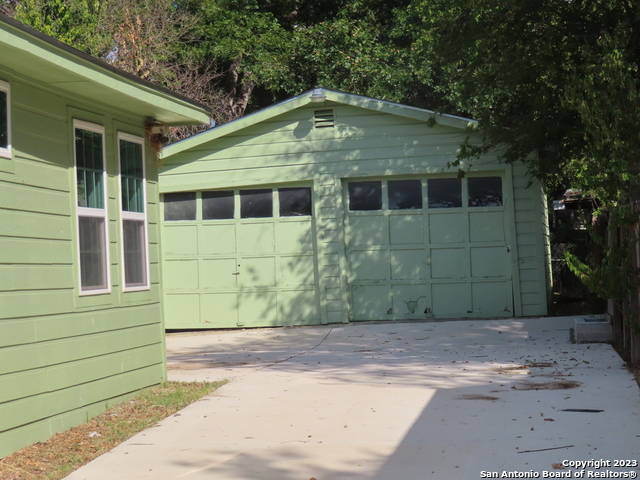 110 Alexander Rd Property Photo 18