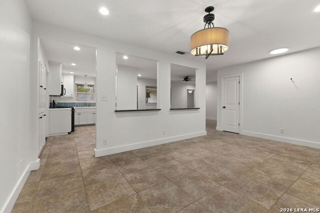 121 Kenwood Ave Property Photo 14