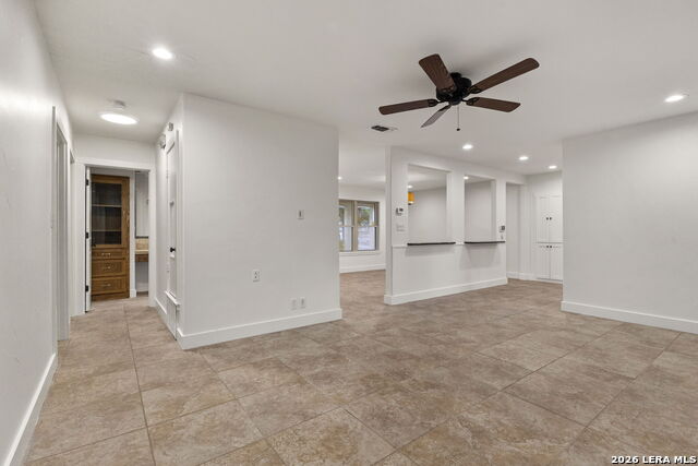 121 Kenwood Ave Property Photo 17