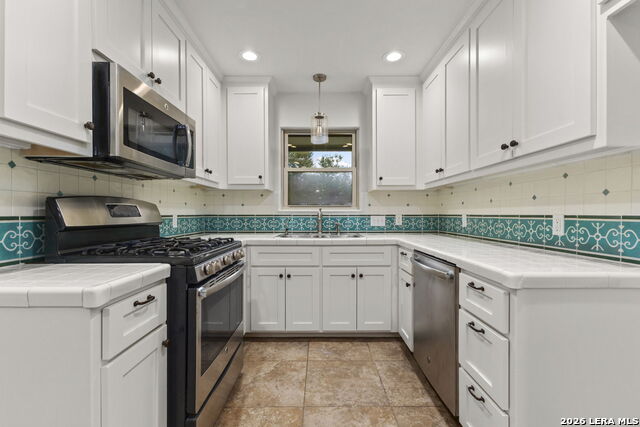 121 Kenwood Ave Property Photo 20