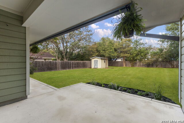 121 Kenwood Ave Property Photo 43