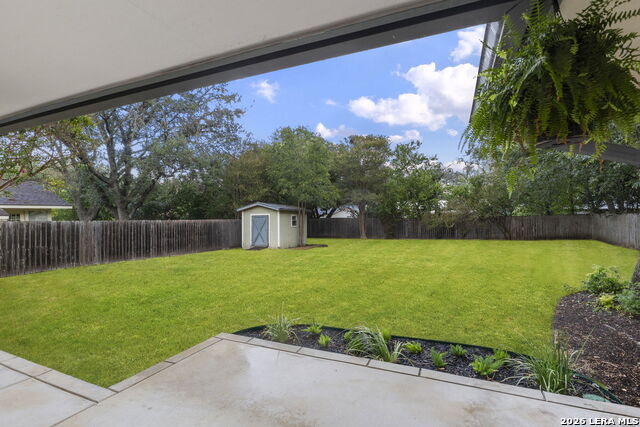 121 Kenwood Ave Property Photo 44