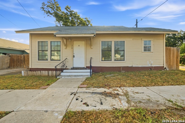 310 S Las Moras St Property Photo 1