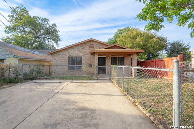 118 Calles St Property Photo 1