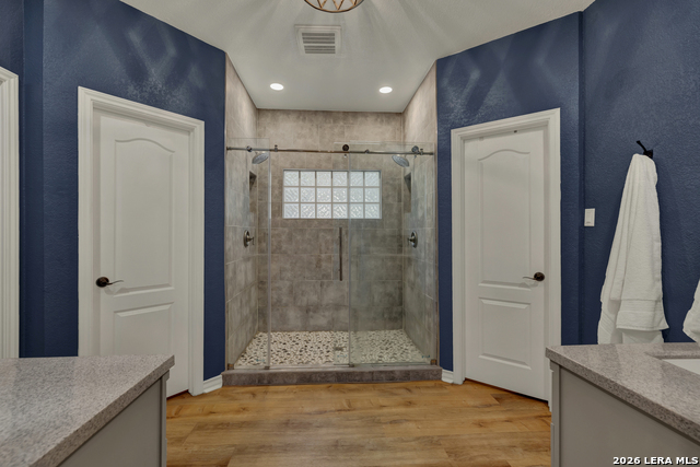 257 Berry Oaks Dr Property Photo 37