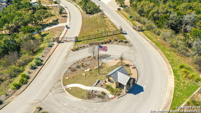 526 Winding Ravine Property Photo 2