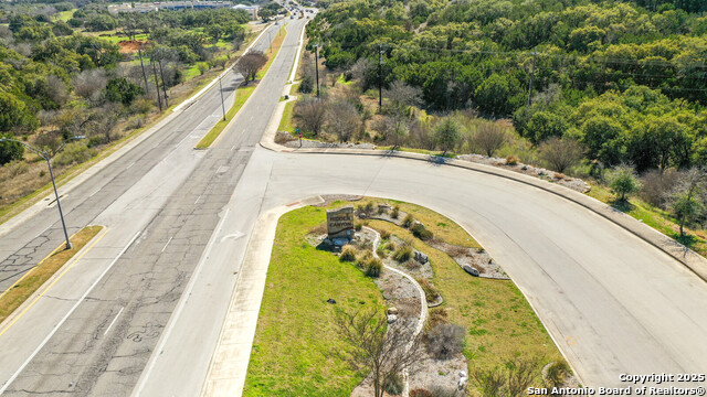 526 Winding Ravine Property Photo 3
