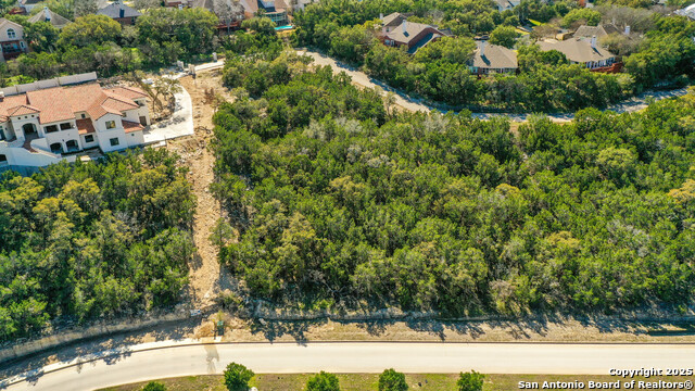 526 Winding Ravine Property Photo 5