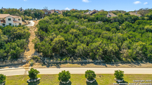 526 Winding Ravine Property Photo 6