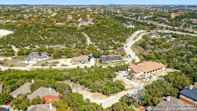 526 Winding Ravine Property Photo 16