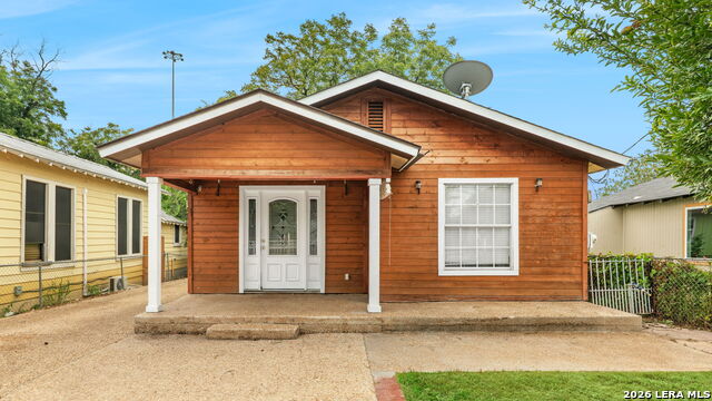 202 E Lubbock Property Photo 1