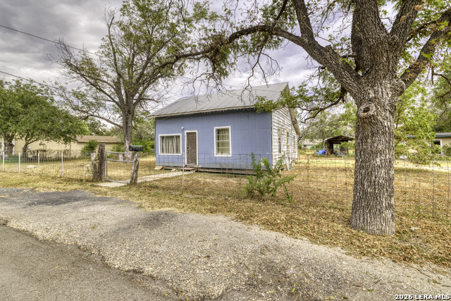 817/819 W Cargile Property Photo 1