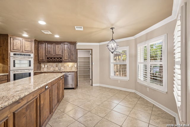 21534 Longwood Property Photo 11