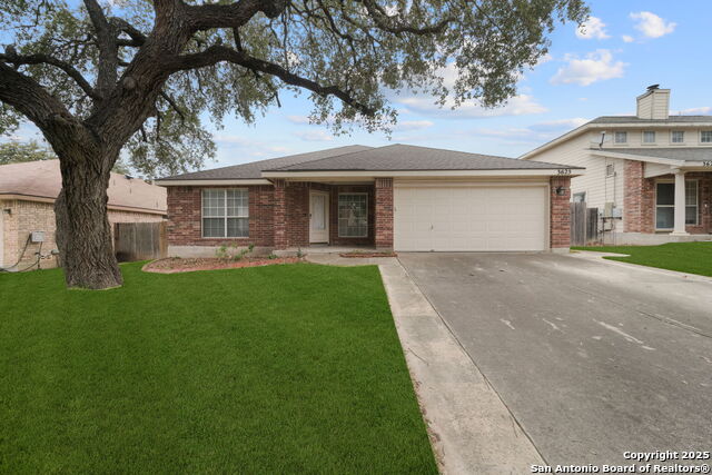 3625 Diamond Fls Property Photo 1