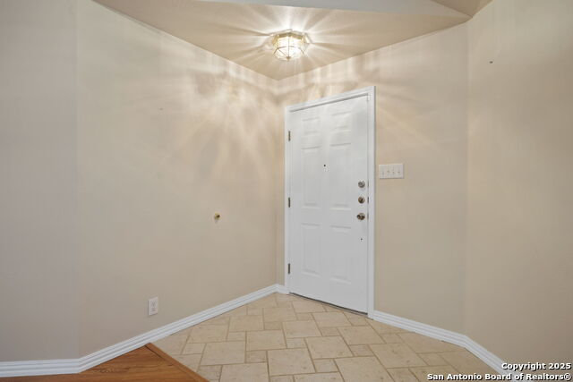 3625 Diamond Fls Property Photo 4