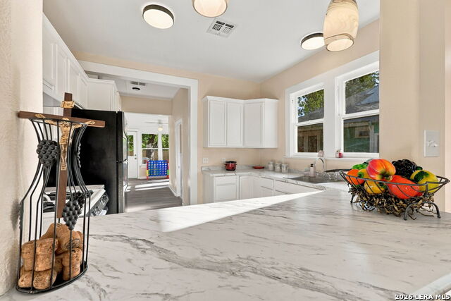 1122 W Mulberry Property Photo 8