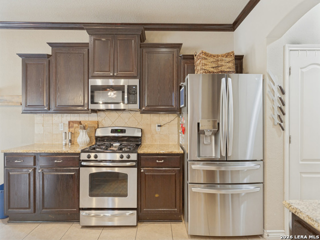 21518 Promontory Cir Property Photo 9