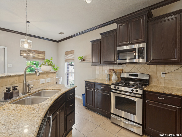 21518 Promontory Cir Property Photo 10