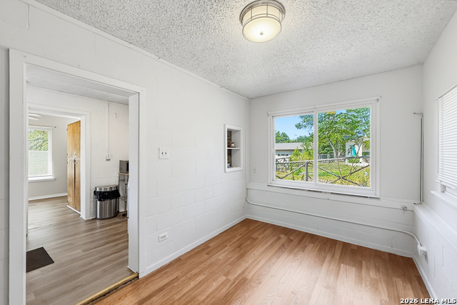 18627 Hillside Drive Property Photo 3