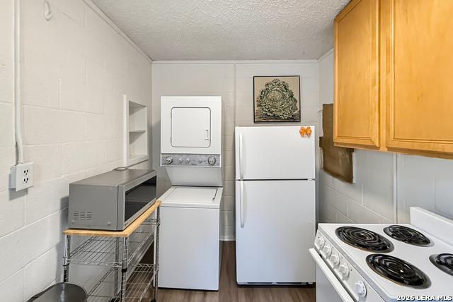18627 Hillside Drive Property Photo 6