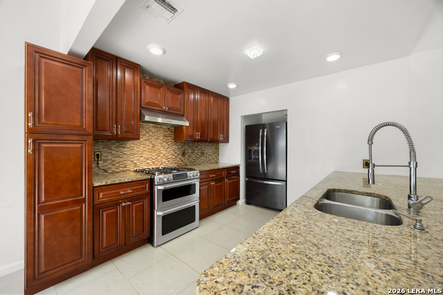 8218 Dawnwood Dr Property Photo 11