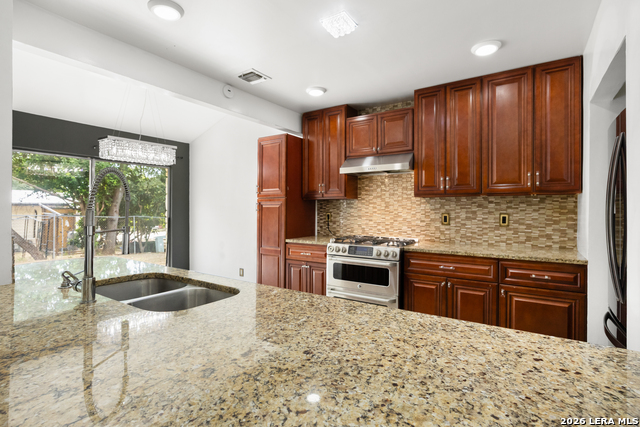 8218 Dawnwood Dr Property Photo 14