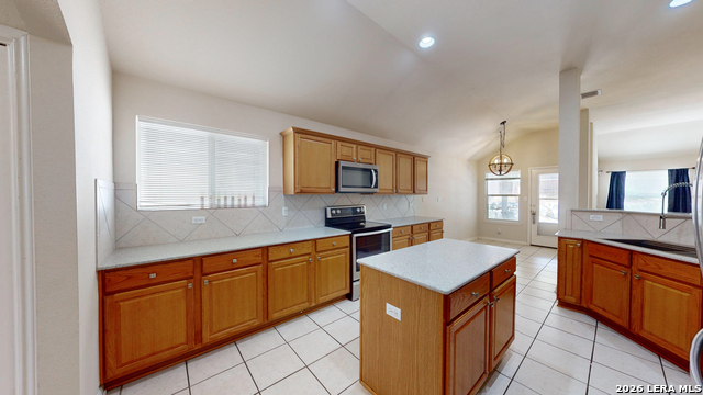 19534 Clay Oak Property Photo 14