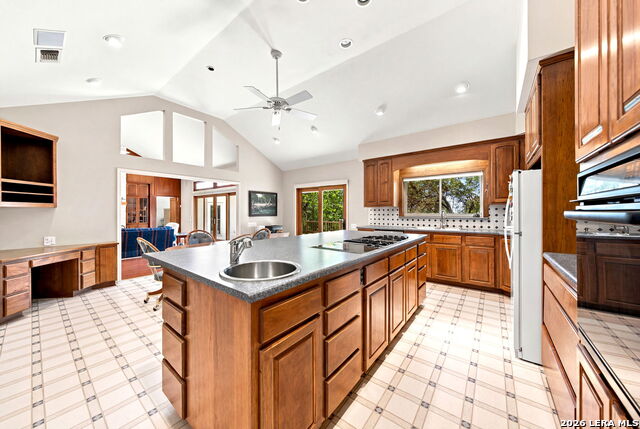 625 State Highway 46 E Property Photo 8