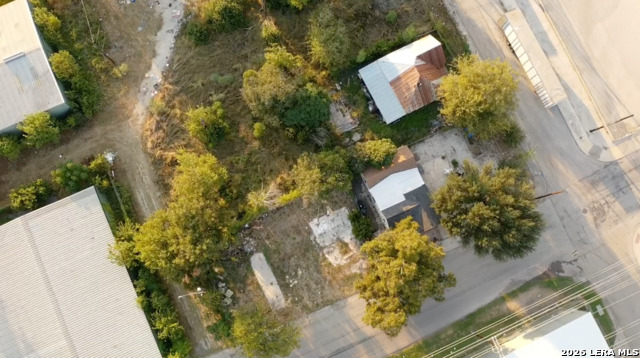 607 S Comal Property Photo 4
