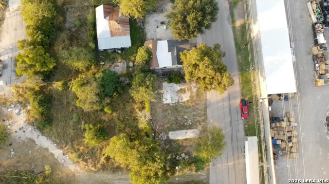 607 S Comal Property Photo 6