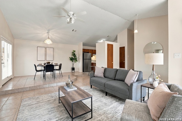13447 Pebble Holw Property Photo 4