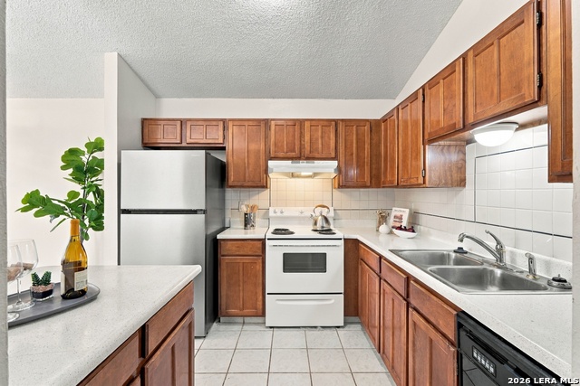 13447 Pebble Holw Property Photo 8