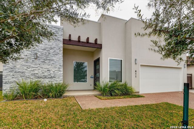 411 John Irving Property Photo 1