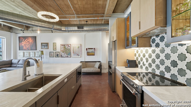 222 Losoya St. Property Photo 7