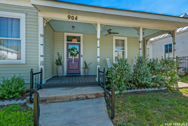 904 N Pine St Property Photo 3