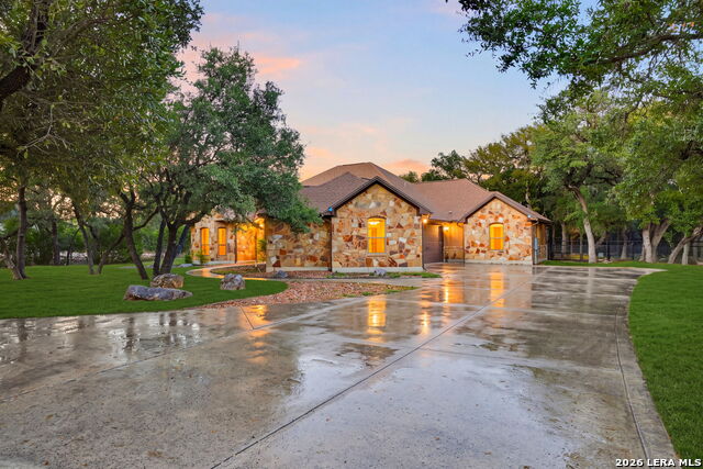 560 Saxet Trl Property Photo 2