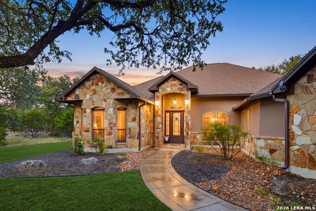 560 Saxet Trl Property Photo 4