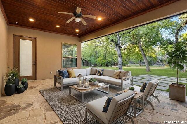 560 Saxet Trl Property Photo 25