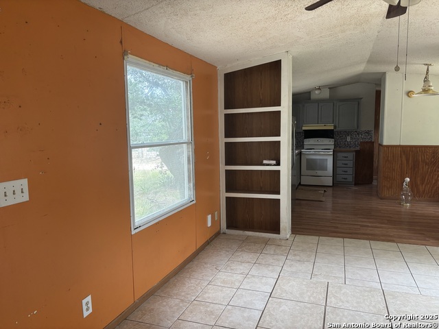 7714 Whartons Dock Rd Property Photo 4
