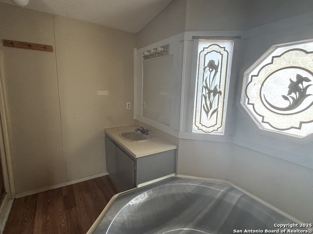 7714 Whartons Dock Rd Property Photo 9