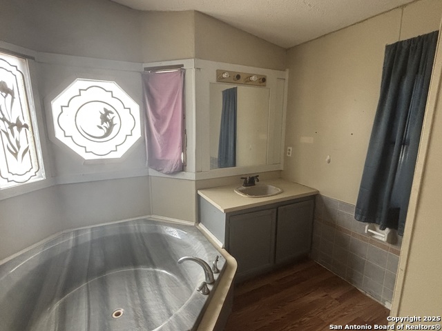 7714 Whartons Dock Rd Property Photo 12