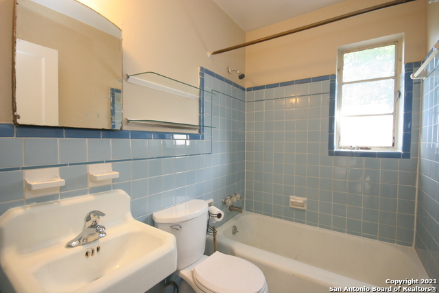 519 W Lynwood Ave Property Photo 7