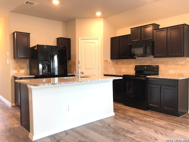 5923 Sunshine Smt Property Photo 5
