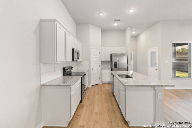 985 Staglin St Property Photo 7