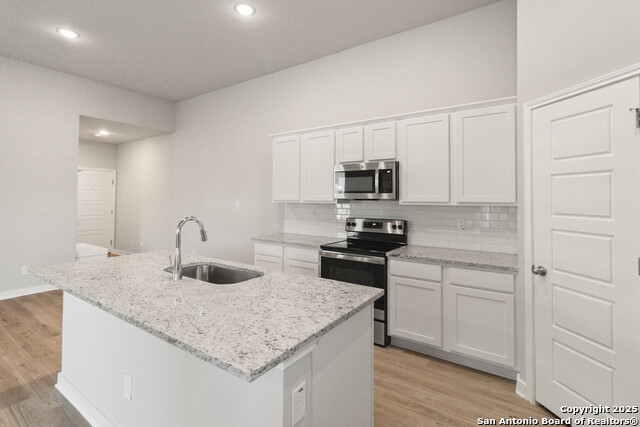 985 Staglin St Property Photo 12