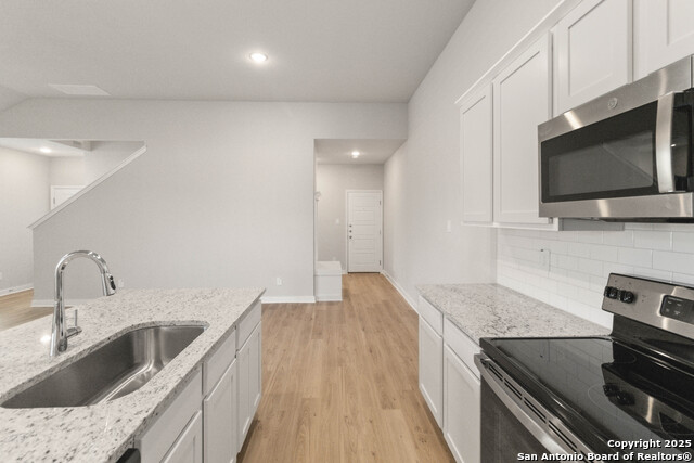 985 Staglin St Property Photo 13