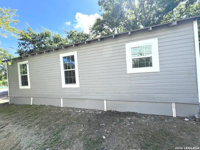 1134 W Harlan Ave Property Photo 4